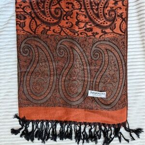 100% Pashmina scarf in orange and black